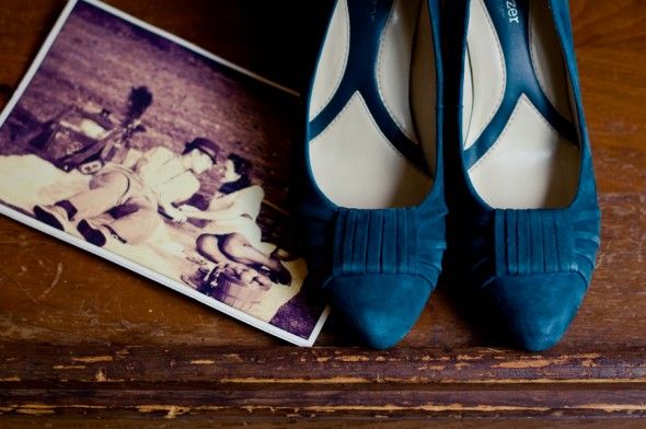 blue-vintage-style-high-heels