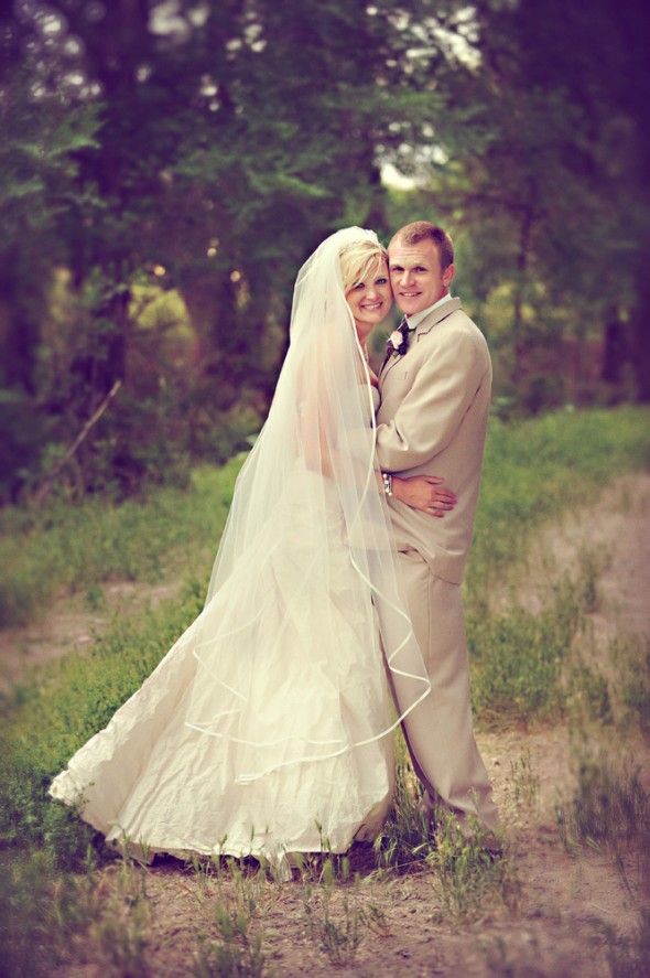 country-chic-wedding-couple