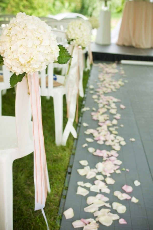 flower-wedding-aisle