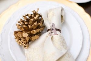 gold-pine-cone-at-wedding