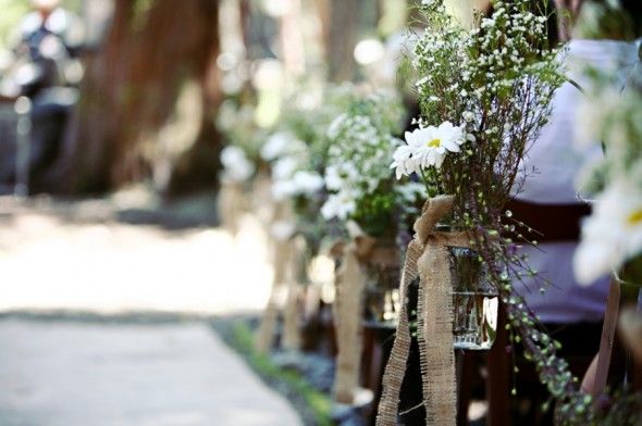 simple-rustic-wedding-flowers