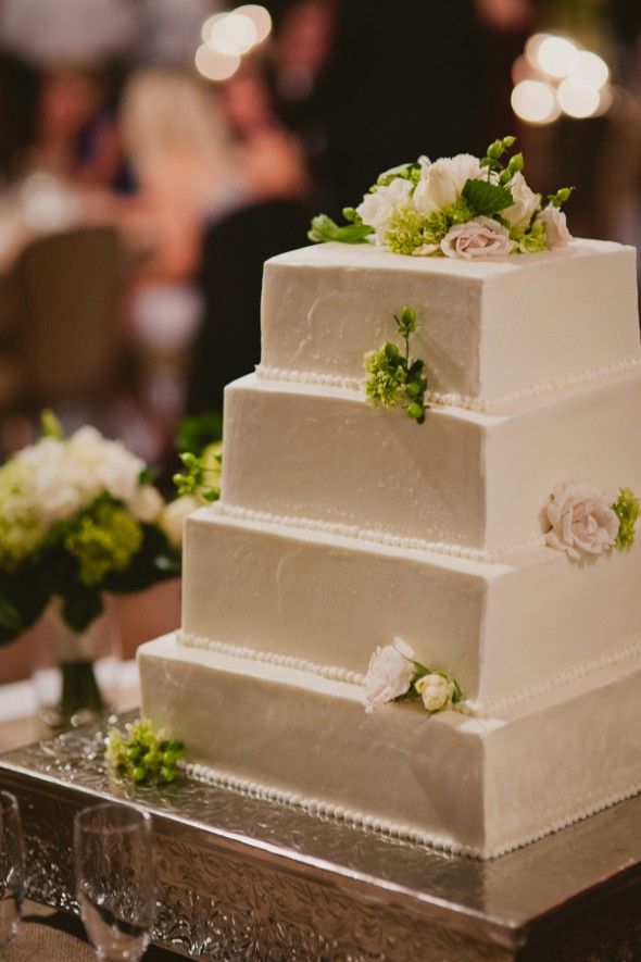 white-country-wedding-cake