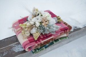 winter-rustic-wedding-flowers
