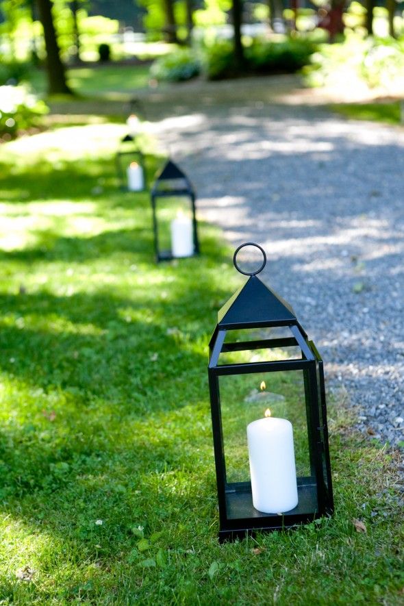 lanterns-at-outdoor-wedding