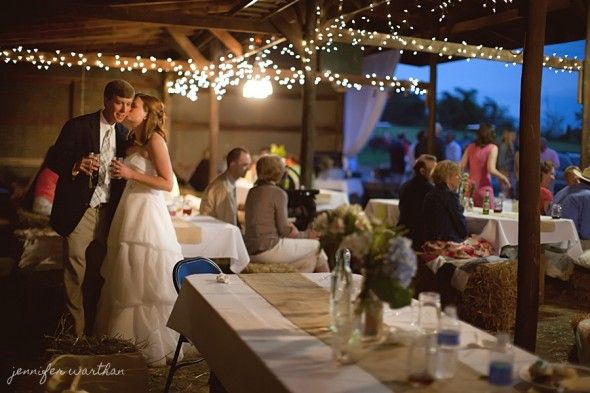 barn-wedding-lighting 
