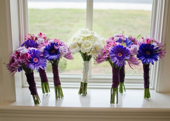 purple-bridesmaid-wedding-bouquets