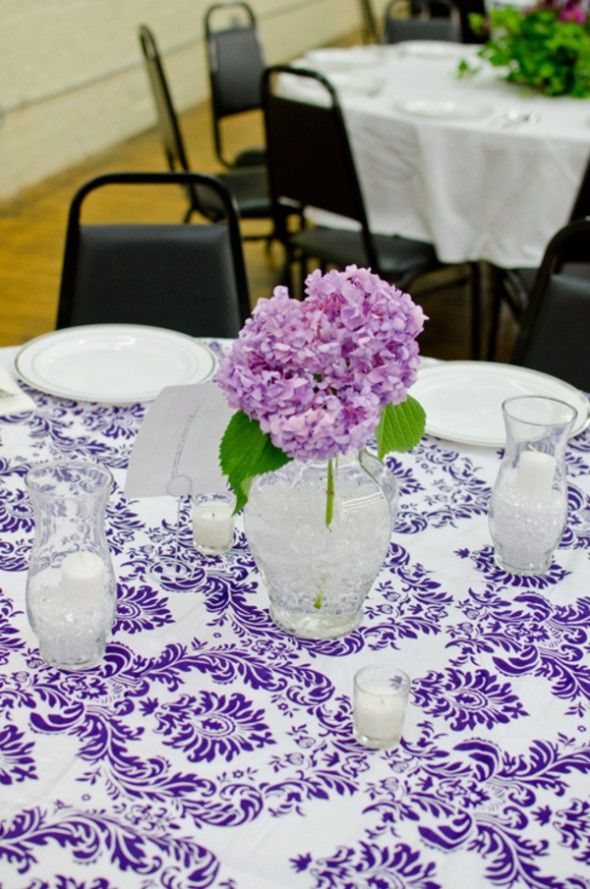 purple-tablecloth-at-weding
