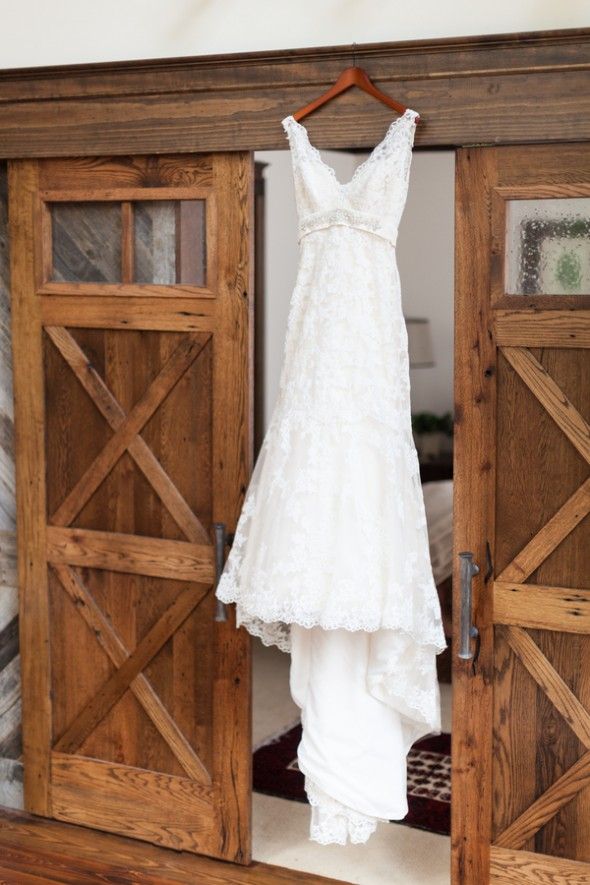 wedding-gown-for-a-rustic-wedding