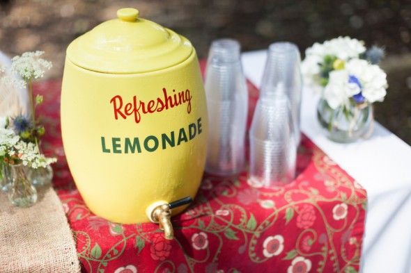 lemonade-at-wedding