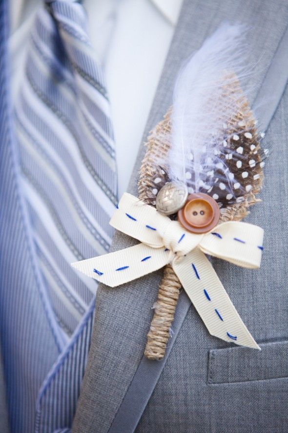 feather-boutonniere 