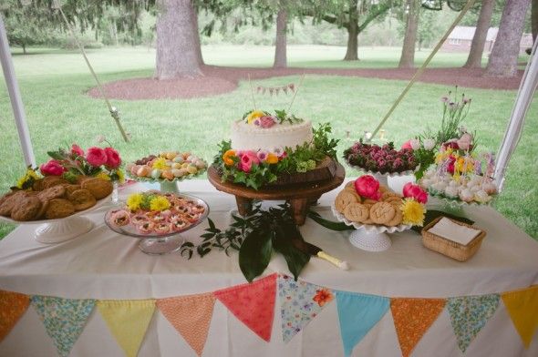vintage-wedding-dessert-table