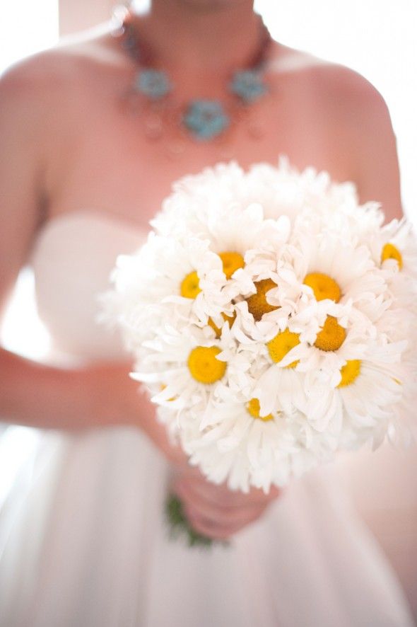 daisy-wedding-bouquet