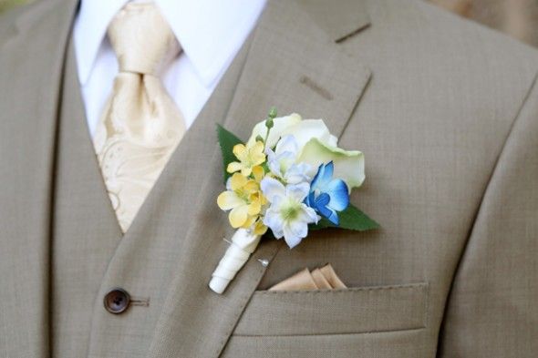 country-wedding-boutonniere 