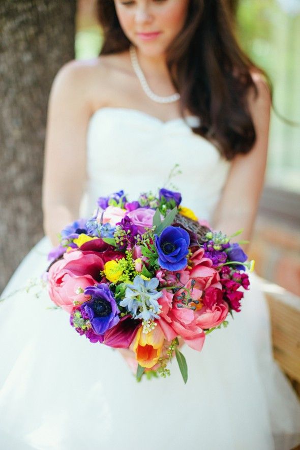 bright-flower-wedding-bouquet 