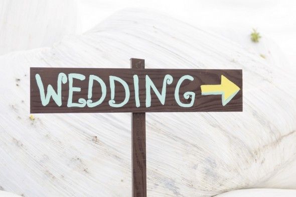 rustic-wood-wedding-sign