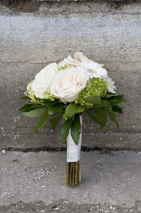 white-green-wedding-bouquet
