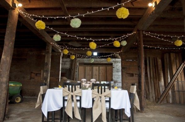 yellow-barn-wedding