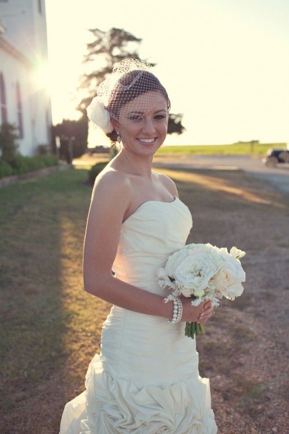 all-white-country-wedding-bouquet