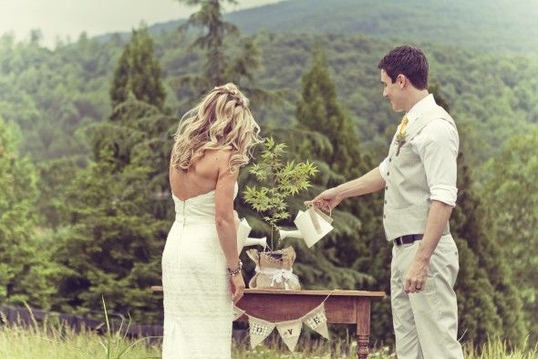 outdoor-rustic-wedding-ceremony