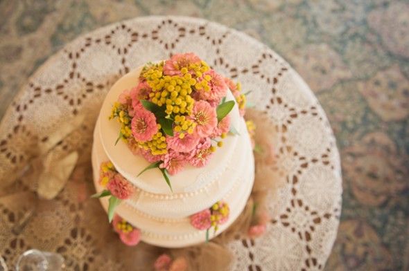 country-style-wedding-cake
