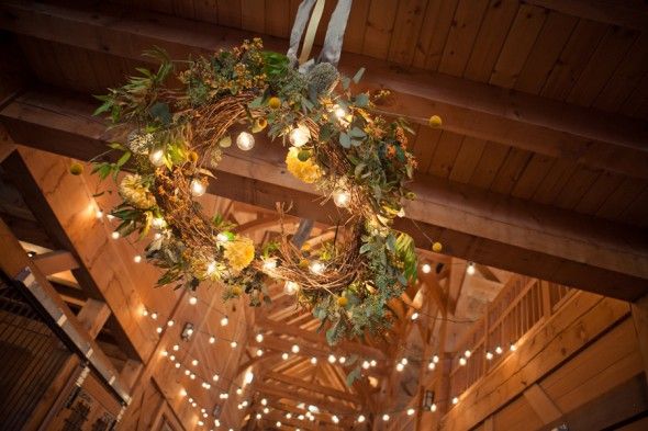 hanging-wreath-wedding