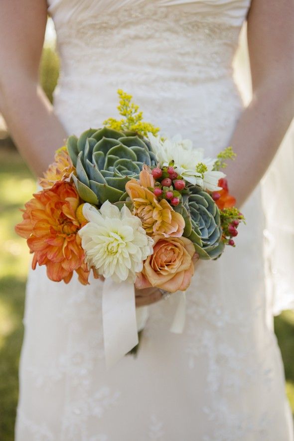 succulent-wedding-bouquet 