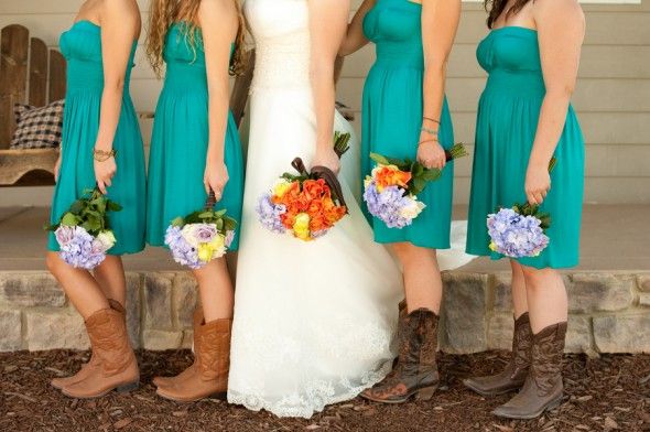 bridesmaid-wearing-cowboy-boots