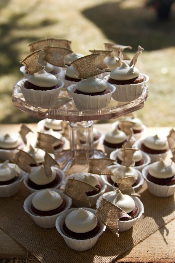 rustic-wedding-cupcakes 