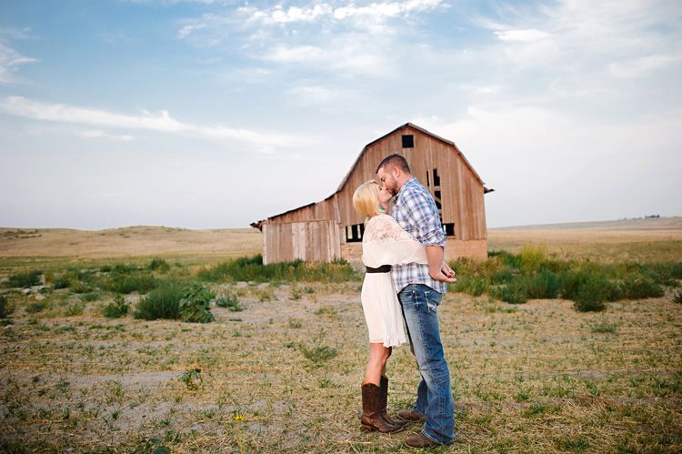 wyoming-rustic-engagement-picture