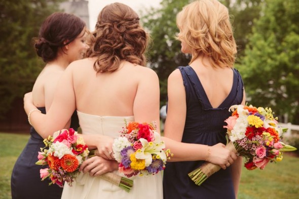 bridesmaid-wedding-bouquet-for-rustic-wedding