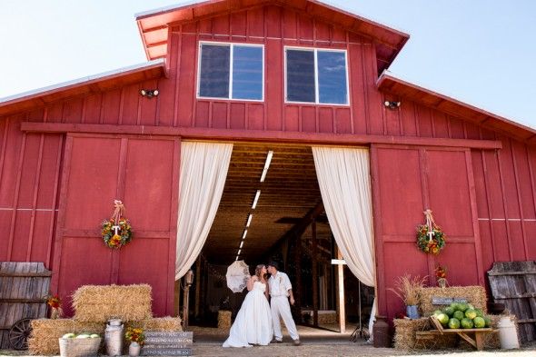 upscale-barn-wedding