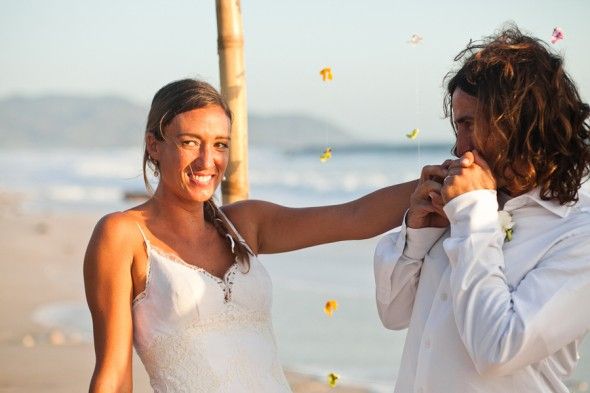 beach-rustic-wedding-ceremony 