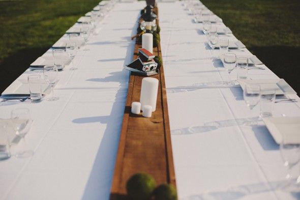 long-farm-tables-at-weddings