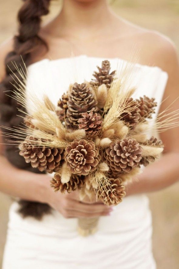 pinecone-wedding-bouquet 