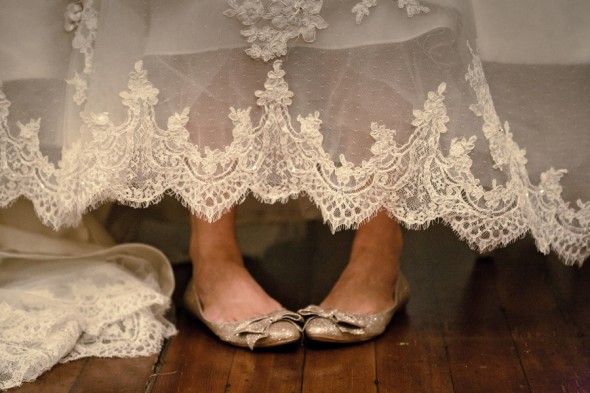 vintage style lace bridal gown 