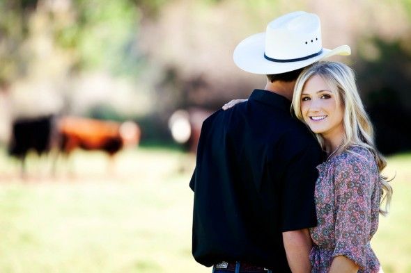 rustic and western engagement pictures 