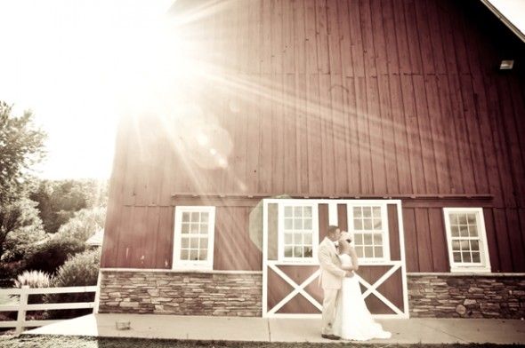 Wisconsin rustic country wedding in barn 