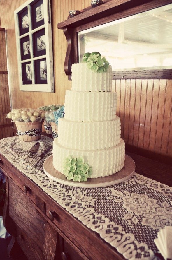 Green & White Wedding Cake