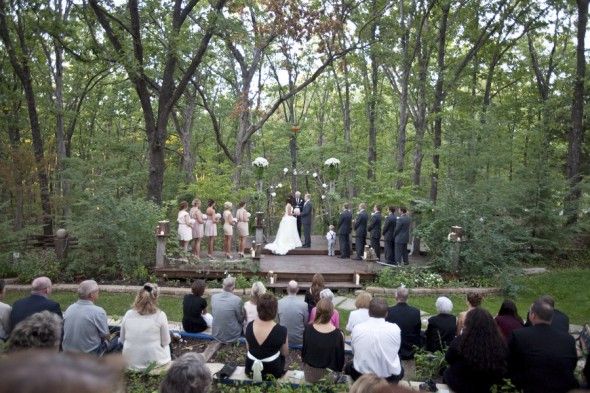 This is why we love outdoor rustic wedding ceremonies 