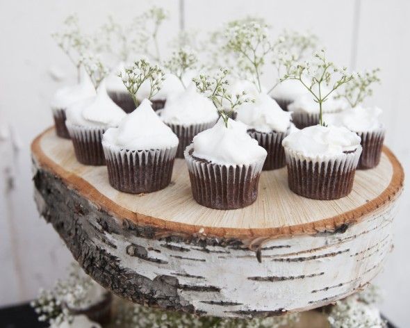 Step By Step : DIY Floating Birch Cupcake Stand