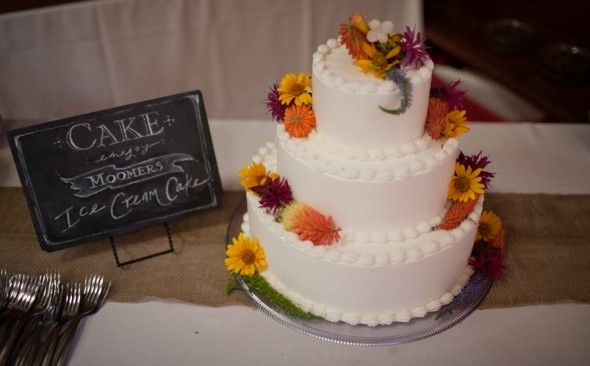 Wedding Cake With Flowers