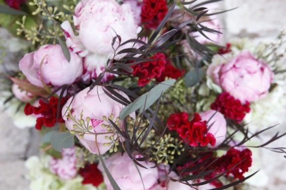 How to Arrange Your Own Wedding Flowers