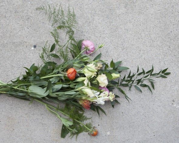 How to Arrange a Wedding Bouquet