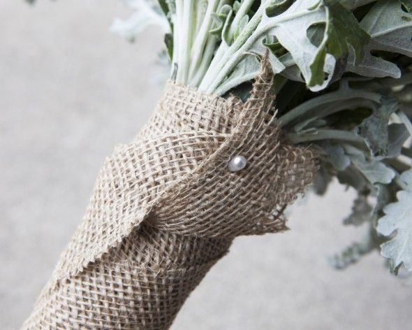 How to Warp Your Bouquet in Burlap