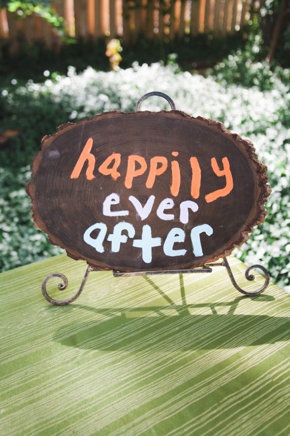 Happiiy Ever After Sign
