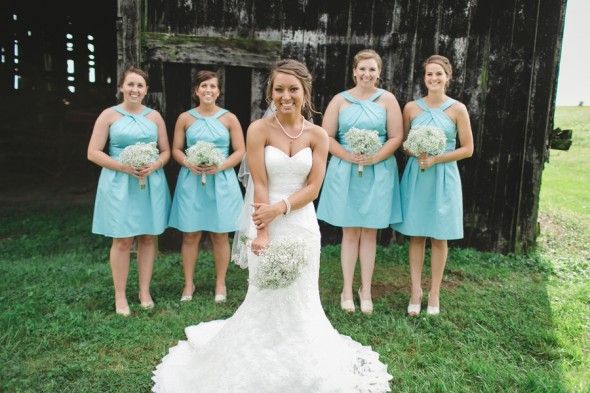 Bridesmaids in Turquoise Dresses
