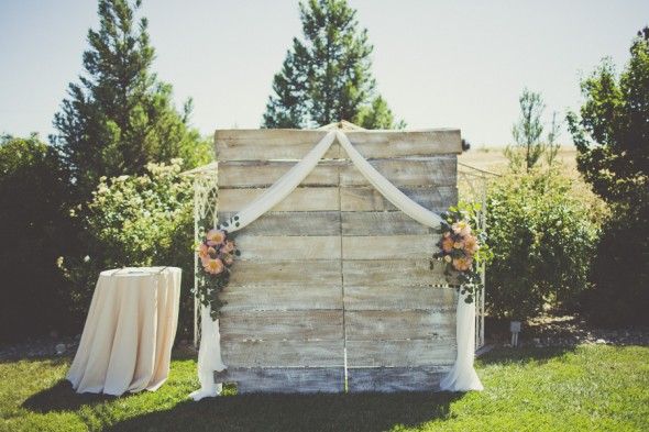 Wooden Backdrop for an Outdoor Wedding Ceremony