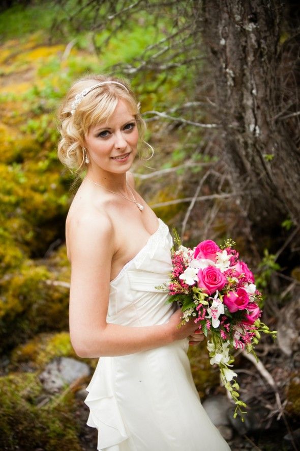 Rustic Bride and Bouquet
