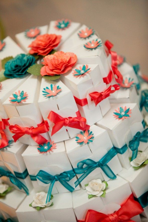 Colorful Wedding Favor Boxes Shaped like a Cake