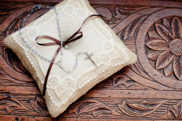 Burlap Ring Pillow - From 10 Great Ways To Use Burlap At Your Wedding
